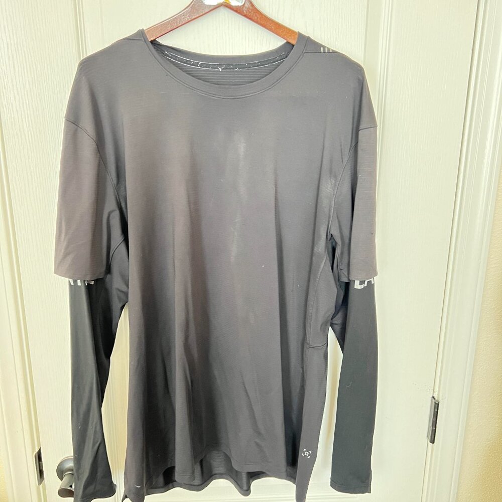 Authentic LULULEMON Athletica Men’s Mock Crew Neck Long Sleeve Black Shirt Sz.XL